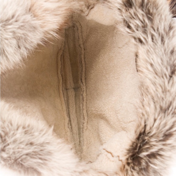 Gorgeous Prada fox and shearling bag - Picture 4 of 6